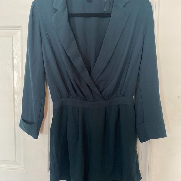 Green Long Sleeve Collared Romper - Picture 7 of 8